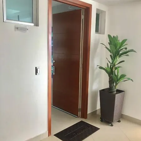 Apartamento Apto 2302 Frente Al Mar- Edificio Palmetto, Piso 23